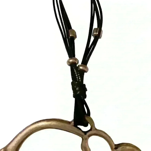 Elephant Necklace & Earring Set. Black & silver colored necklace. - Picture 5 of 5